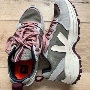 Veja Venturi Sneakers